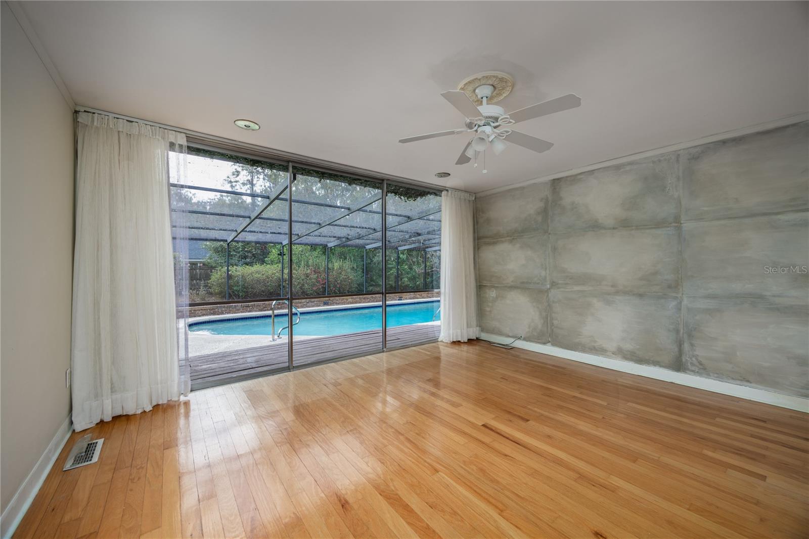 Image 54 of 83 For 2010 32nd Terrace