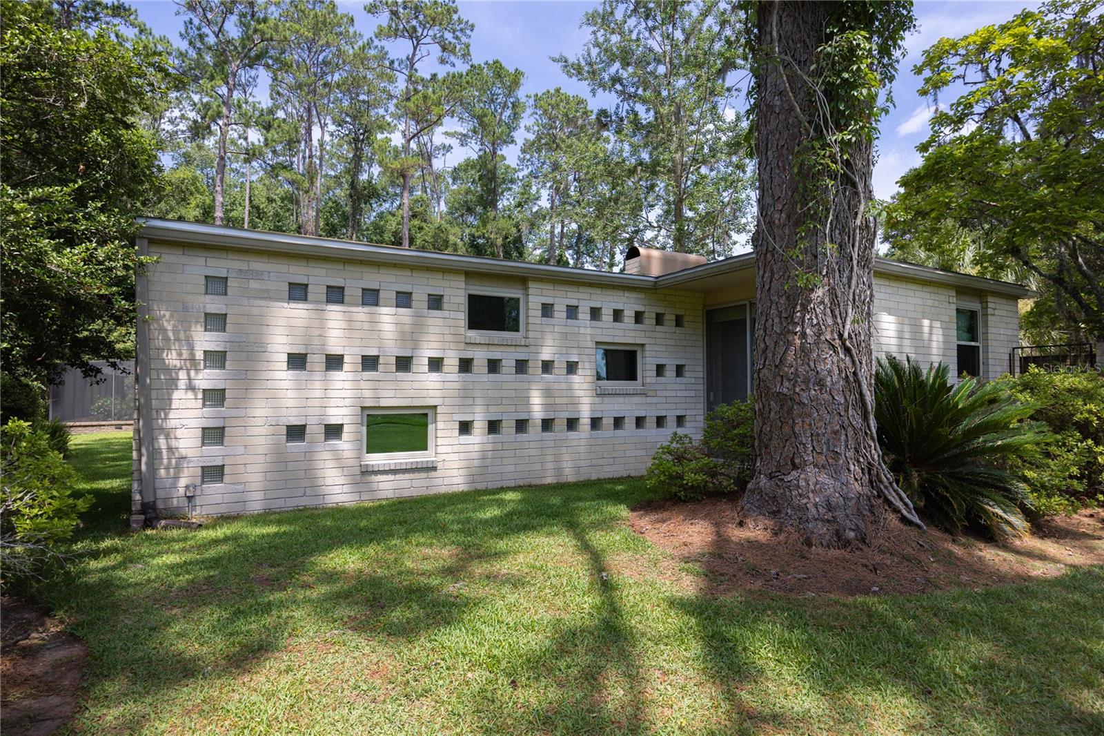 Image 6 of 83 For 2010 32nd Terrace