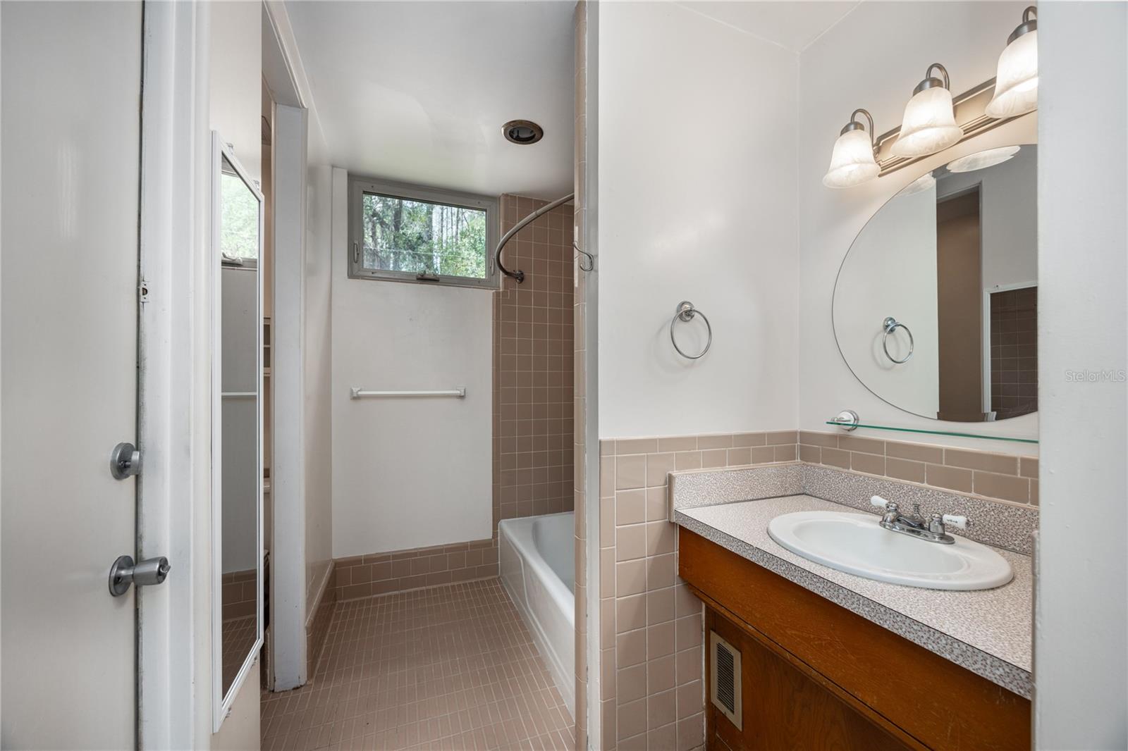 Image 62 of 83 For 2010 32nd Terrace