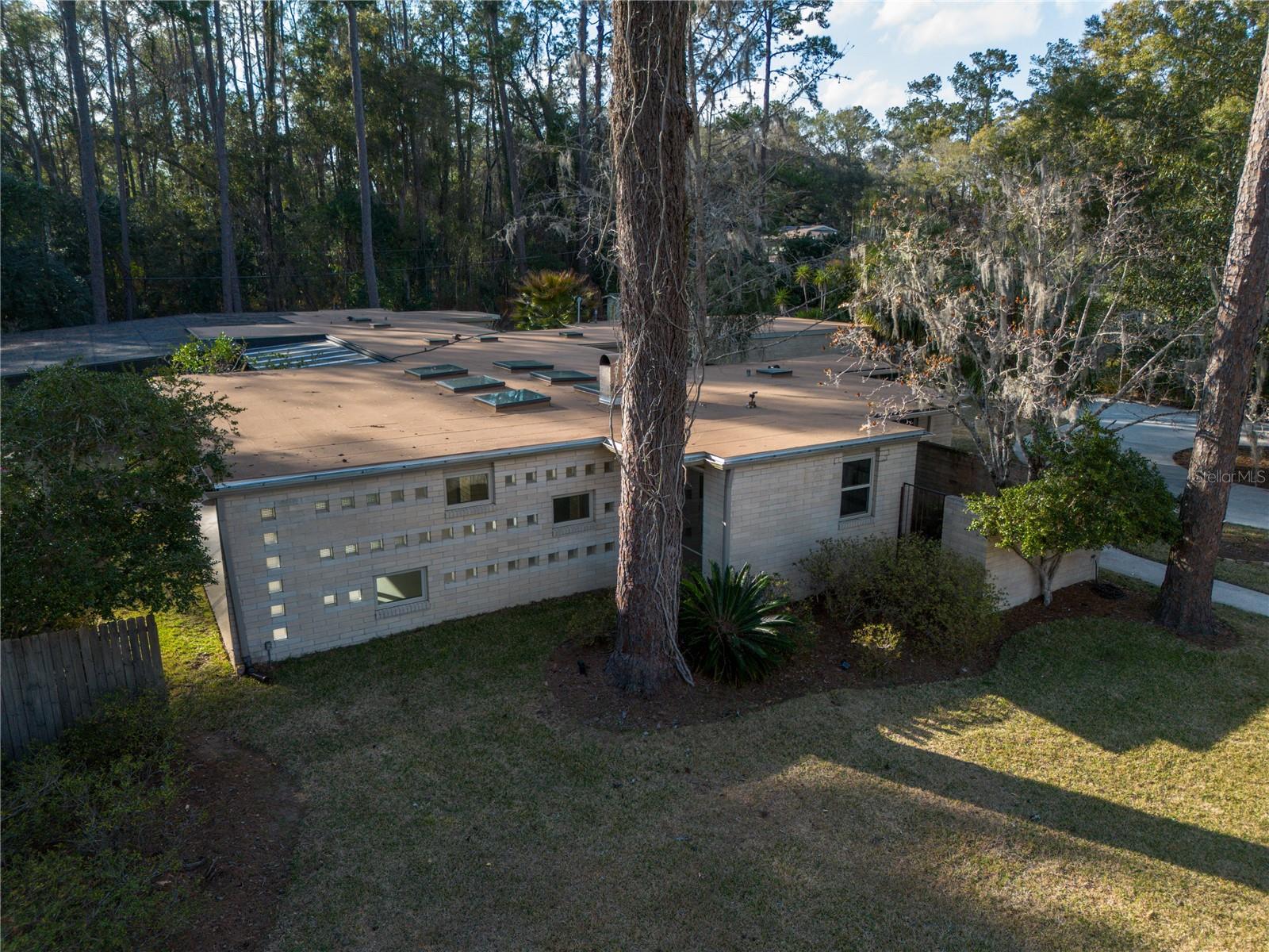 Image 8 of 83 For 2010 32nd Terrace