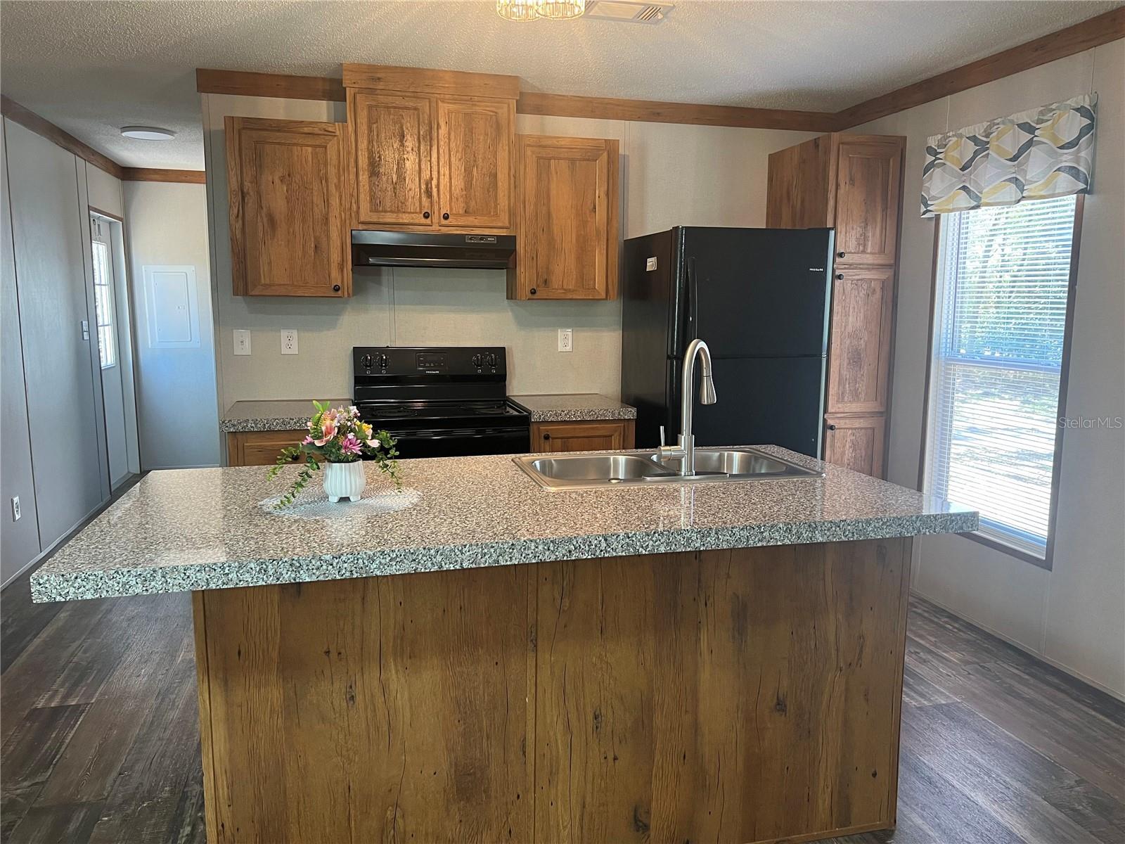 Image 14 of 37 For 10304 25th Court