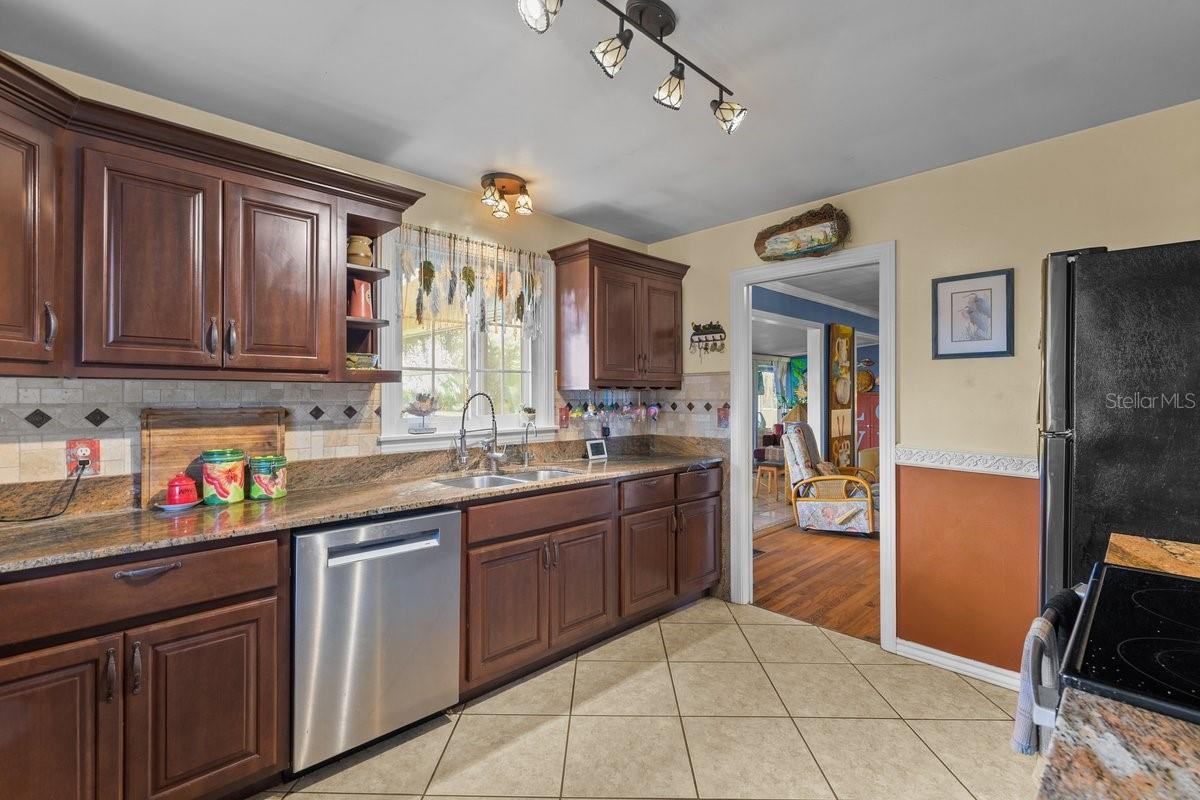 Image 11 of 65 For 101 Orange Street