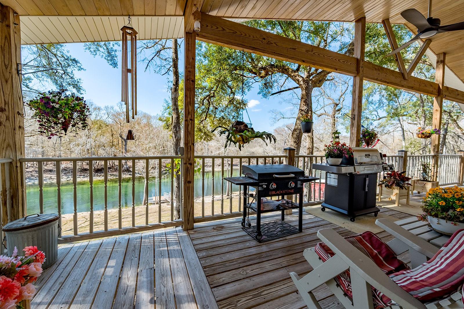 Listing photo id 12 for 498 Manatee Terrace