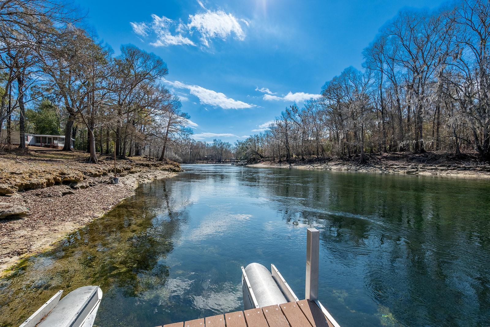 Listing photo id 17 for 498 Manatee Terrace