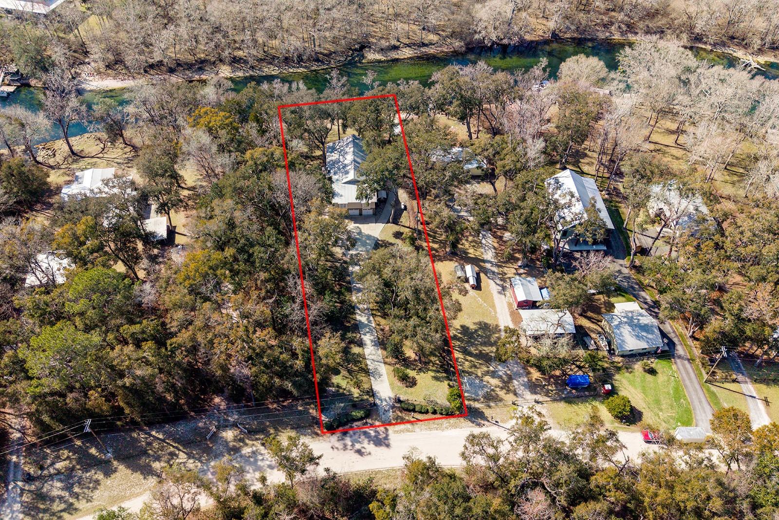 Listing photo id 18 for 498 Manatee Terrace