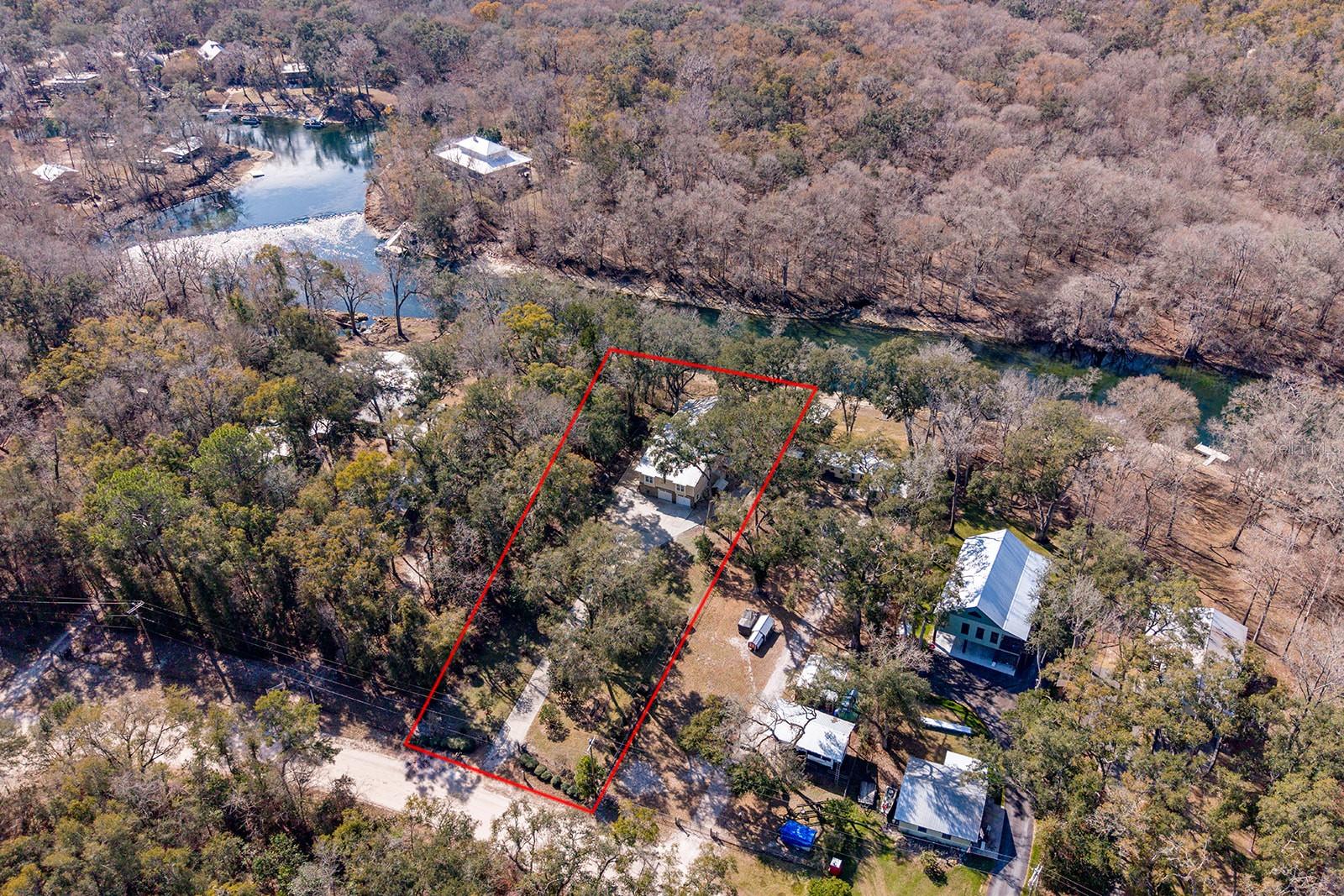 Listing photo id 19 for 498 Manatee Terrace