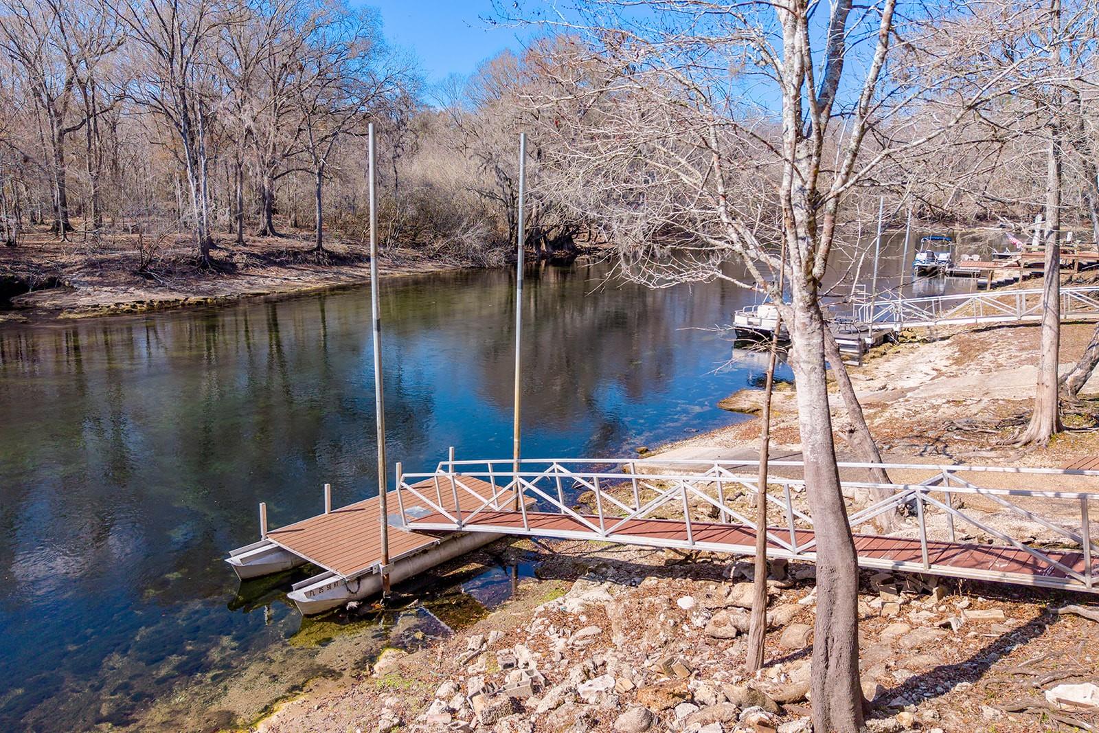 Listing photo id 21 for 498 Manatee Terrace