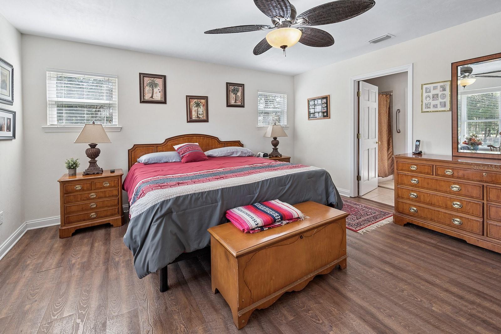 Listing photo id 38 for 498 Manatee Terrace