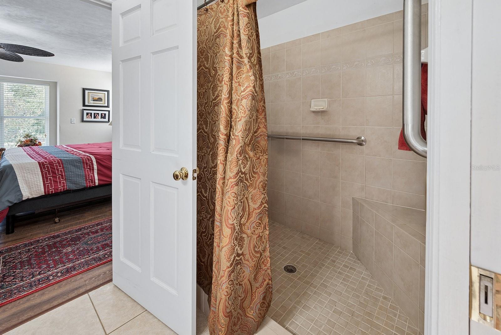 Listing photo id 43 for 498 Manatee Terrace