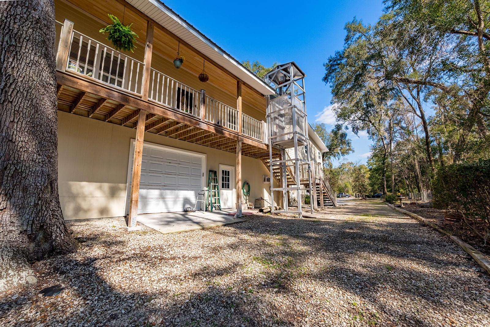 Listing photo id 6 for 498 Manatee Terrace