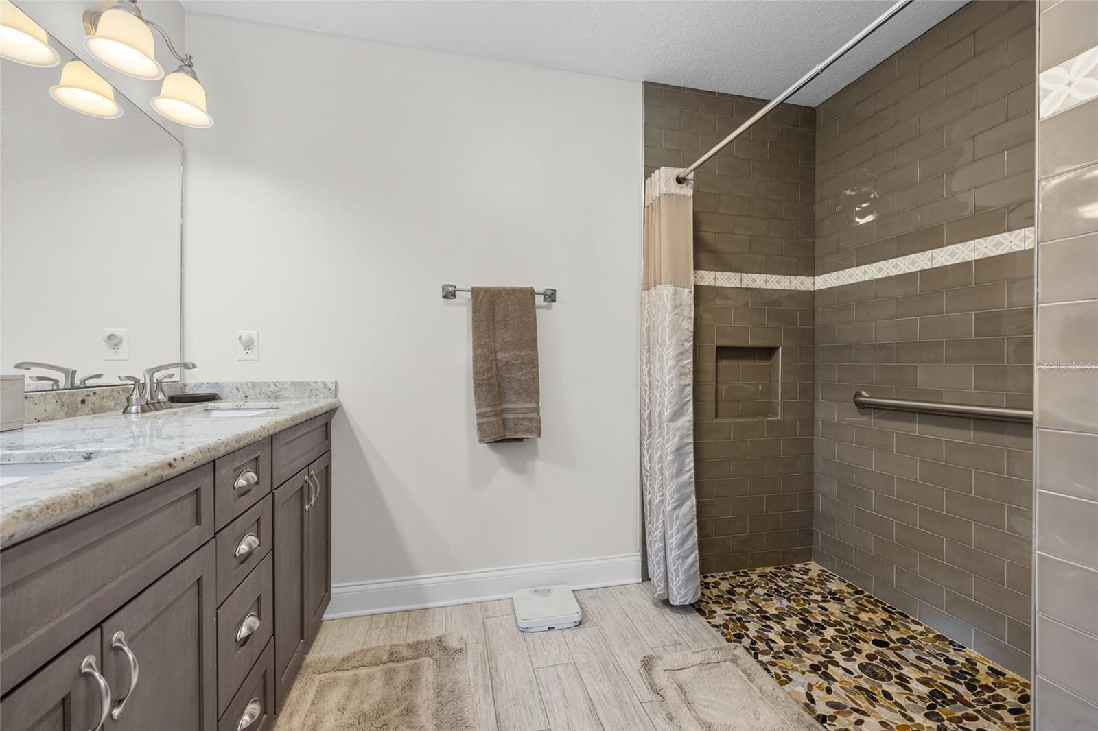 Image 21 of 30 For 3109 Bryant Avenue