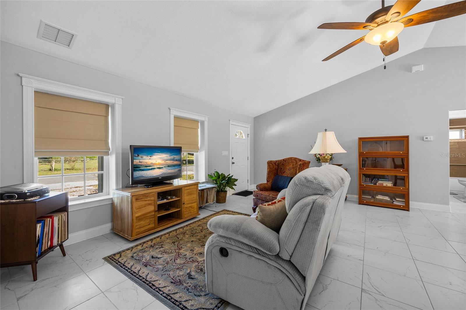 Image 8 of 30 For 3109 Bryant Avenue