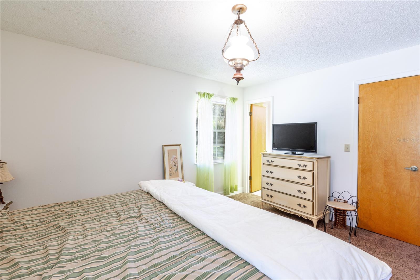 Image 9 of 21 For 16529 Orange Avenue