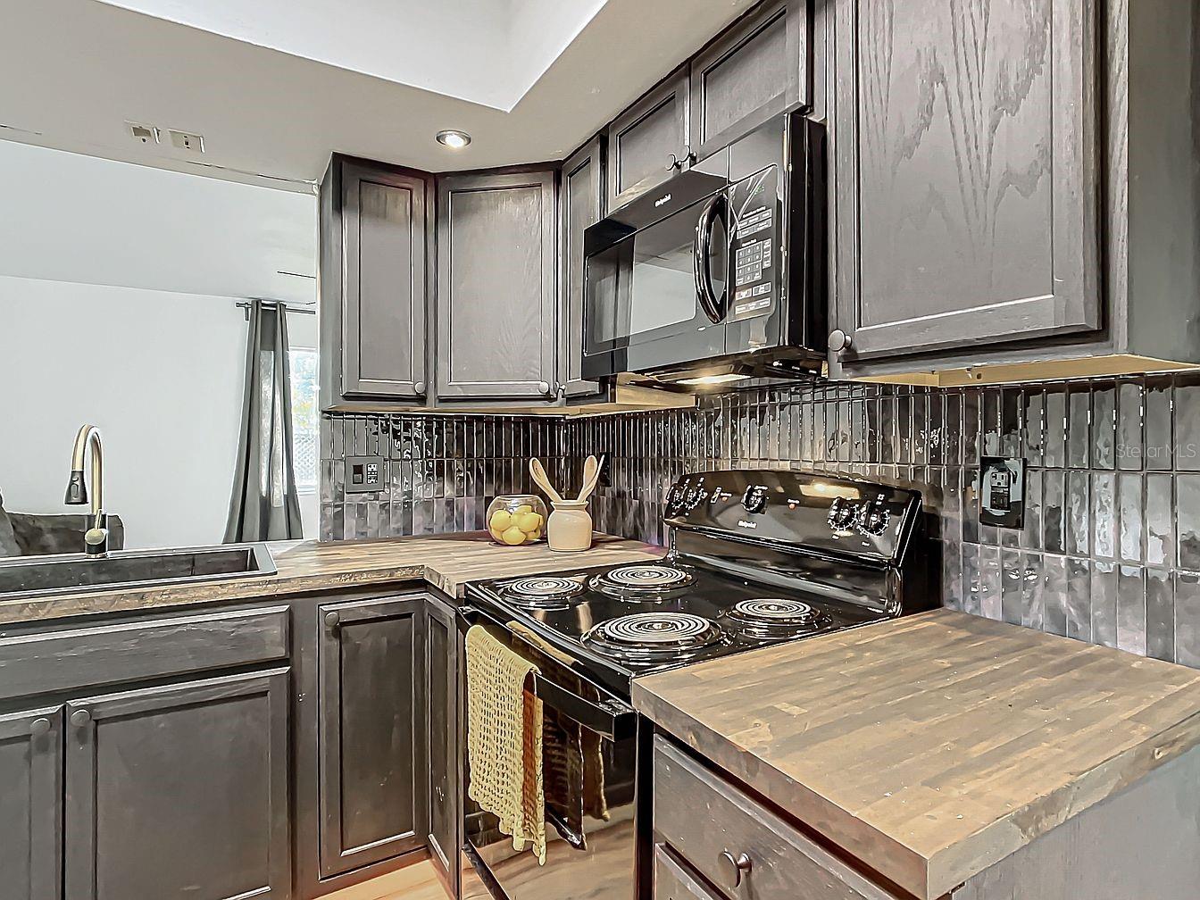 Image 11 of 19 For 3729 15 Street