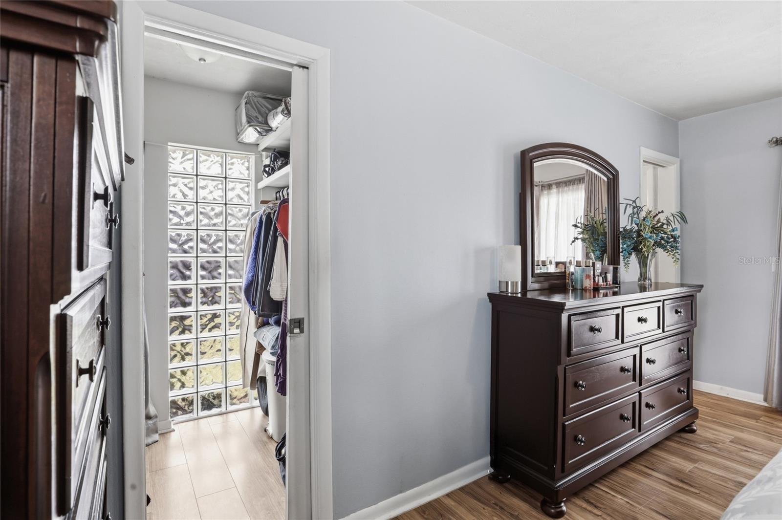 Image 27 of 47 For 3310 28th Avenue