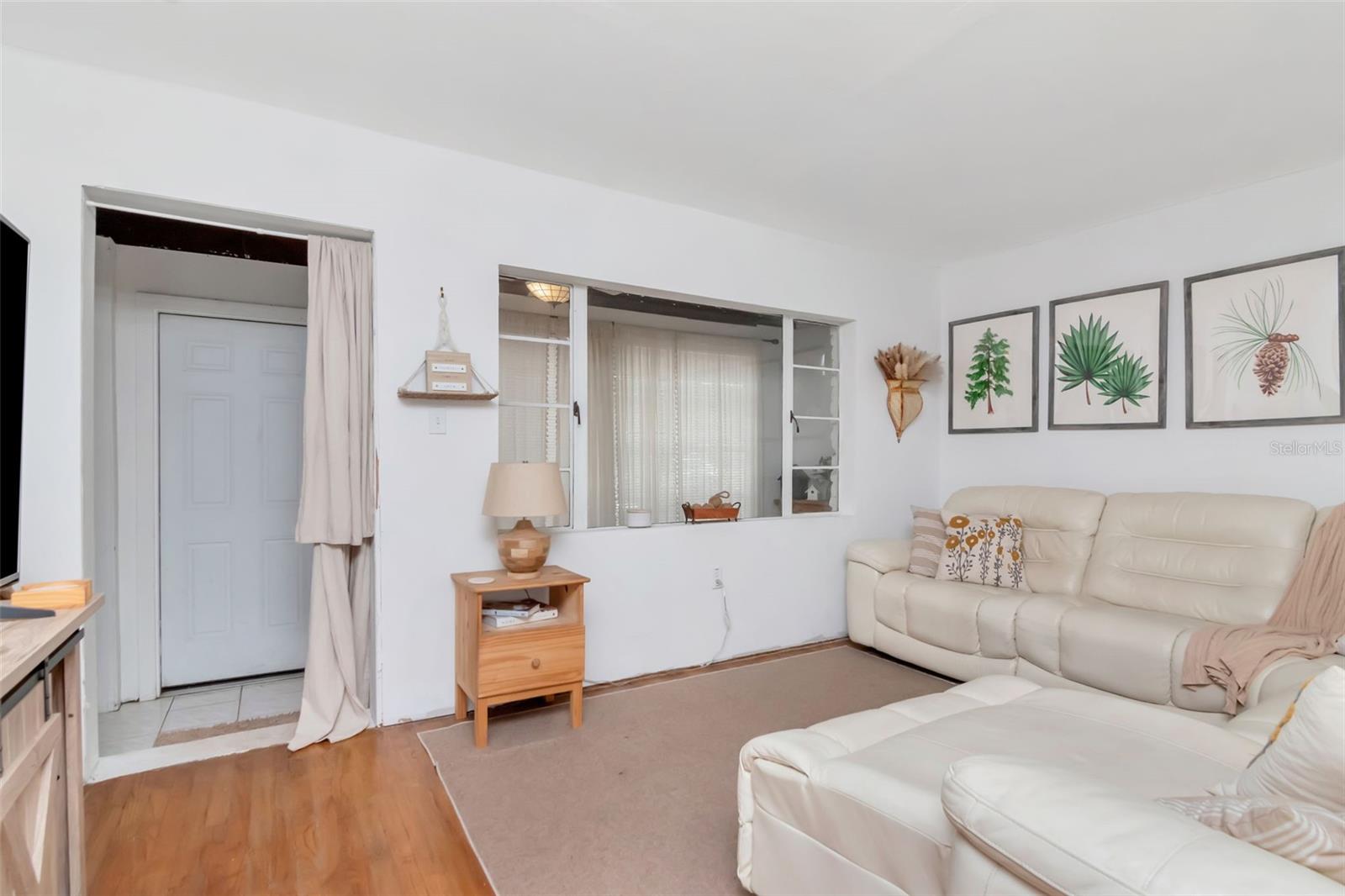 Image 10 of 54 For 5834 Montana Avenue