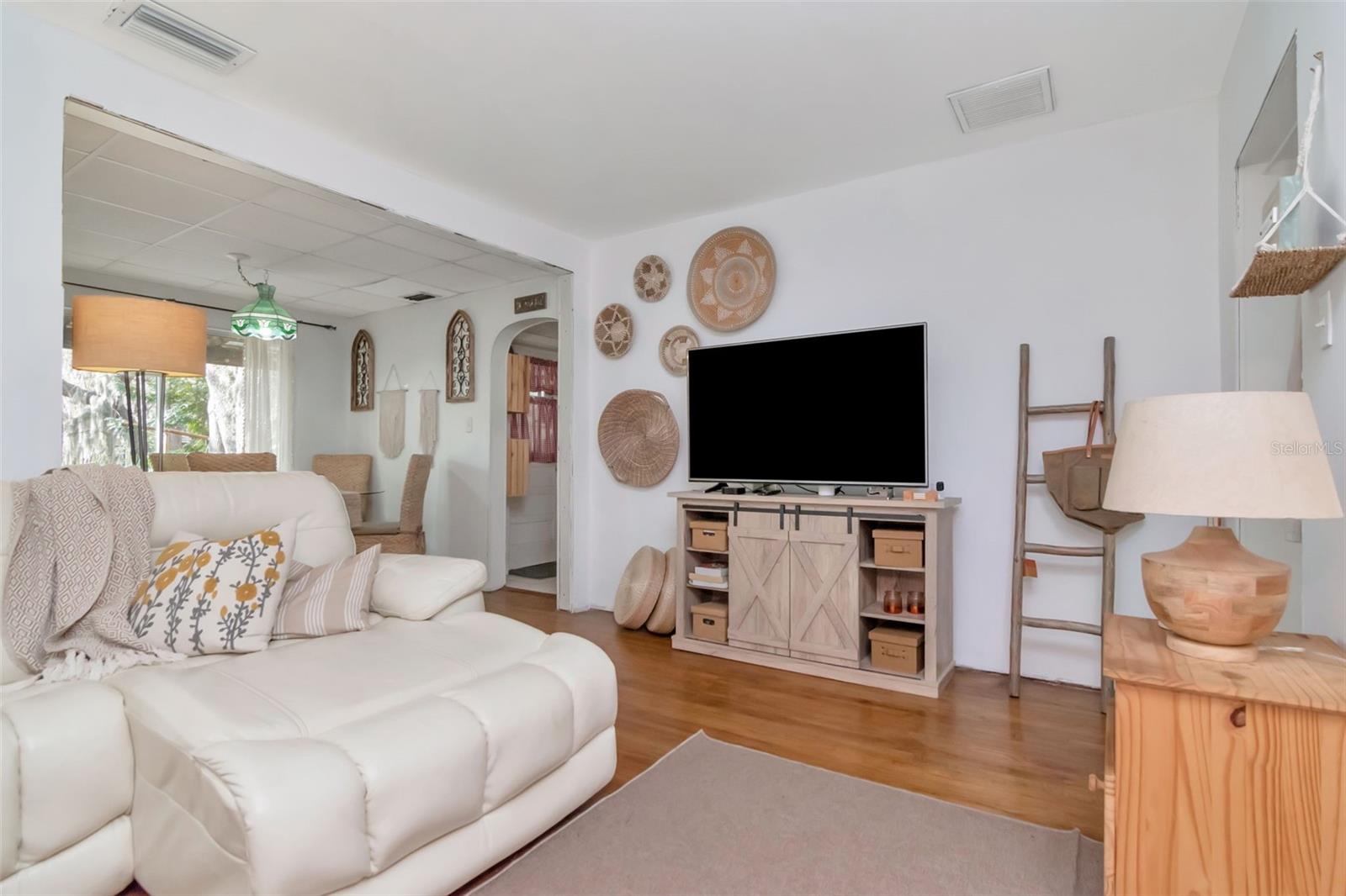 Image 12 of 54 For 5834 Montana Avenue