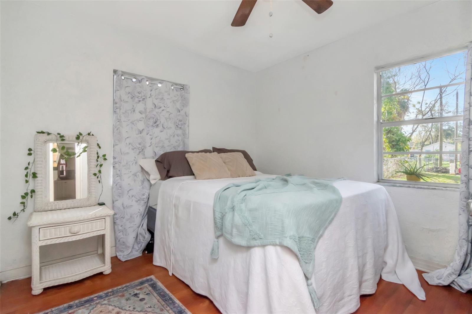 Image 15 of 54 For 5834 Montana Avenue