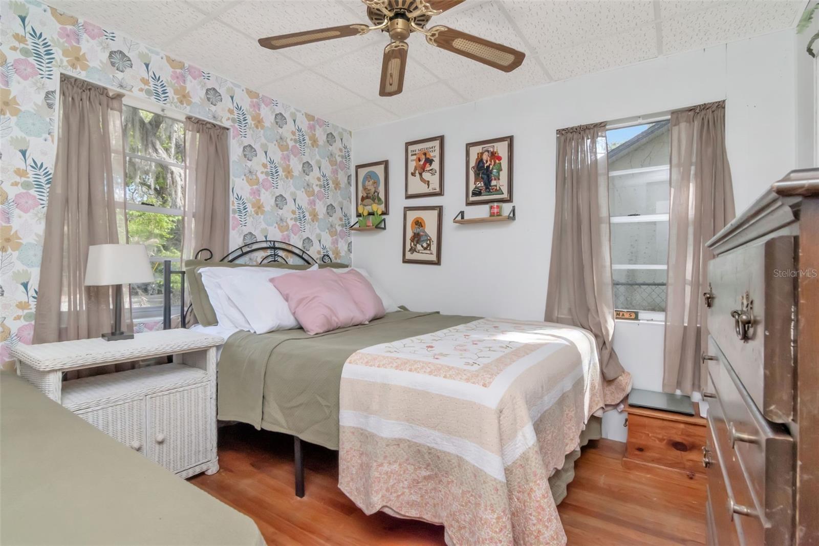 Image 17 of 54 For 5834 Montana Avenue