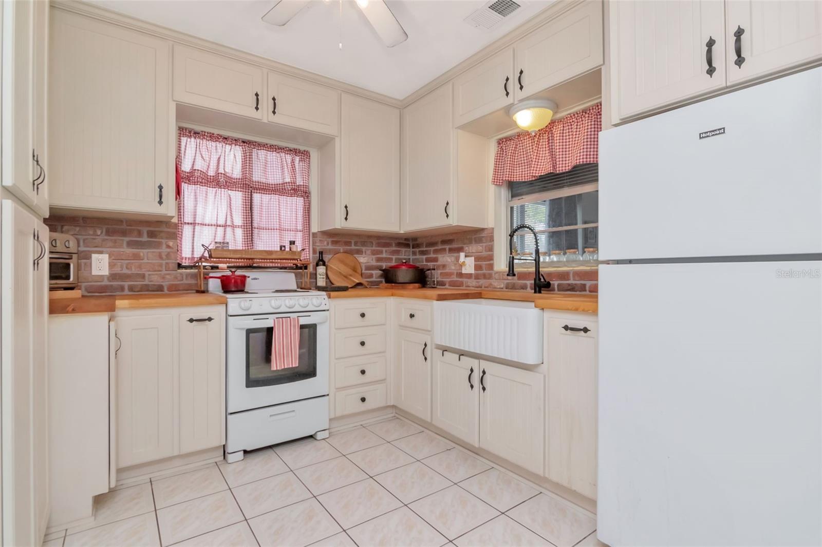 Image 20 of 54 For 5834 Montana Avenue