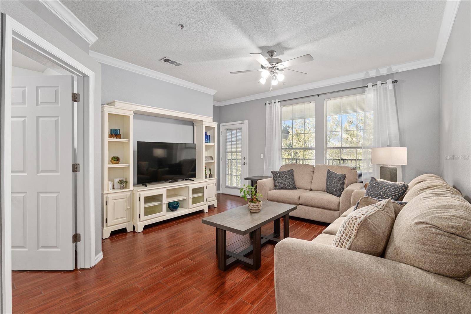 Image 11 of 53 For 1142 9th Road 402