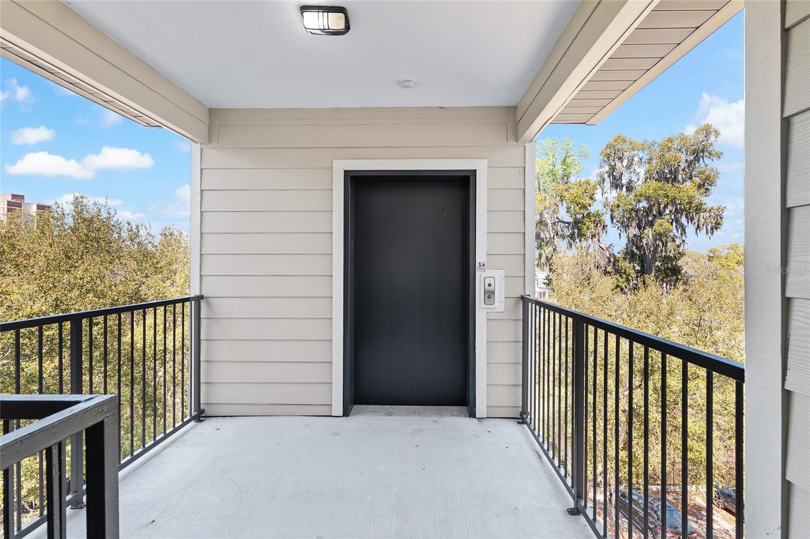 Image 4 of 53 For 1142 9th Road 402