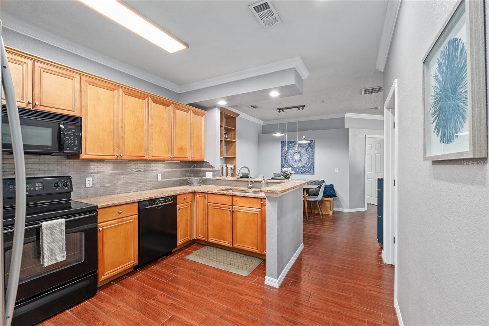 Image 8 of 53 For 1142 9th Road 402