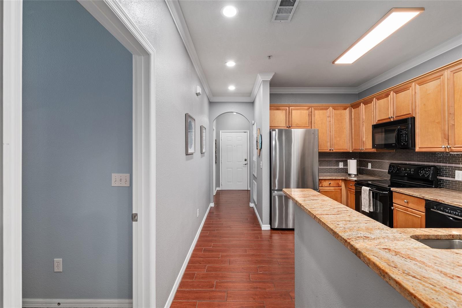 Image 9 of 53 For 1142 9th Road 402