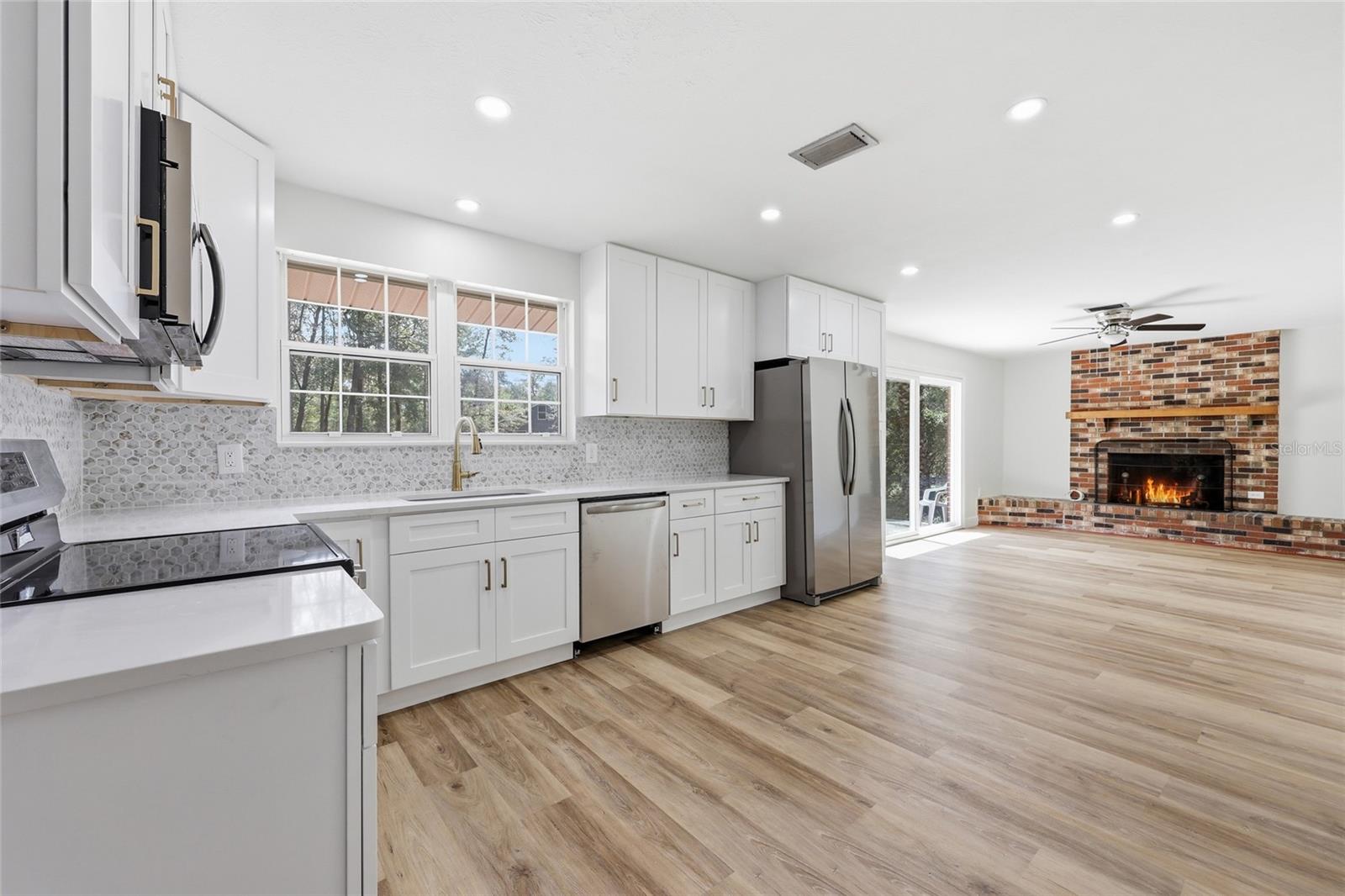 Image 10 of 30 For 129 Benz Way