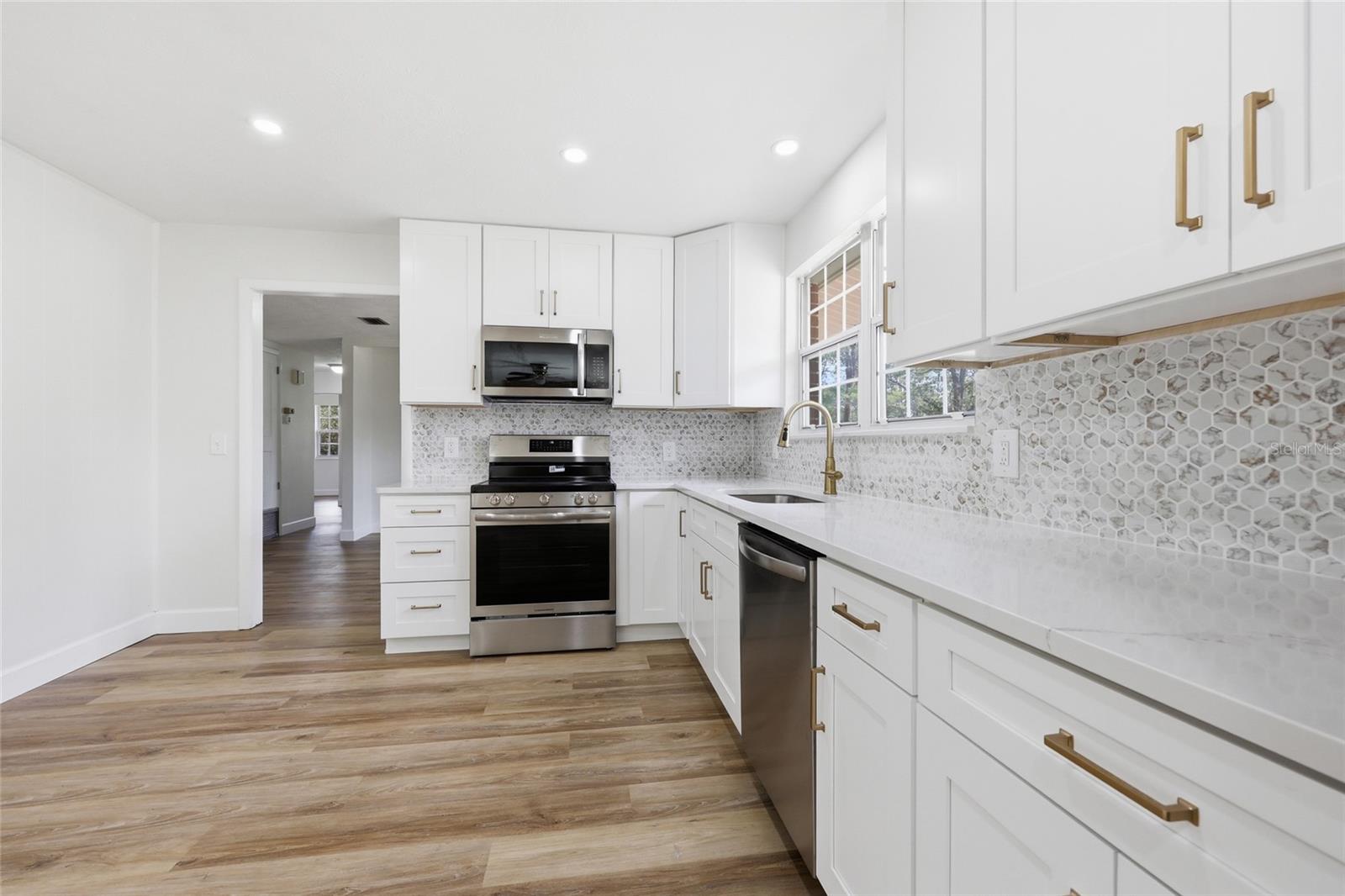 Image 8 of 30 For 129 Benz Way