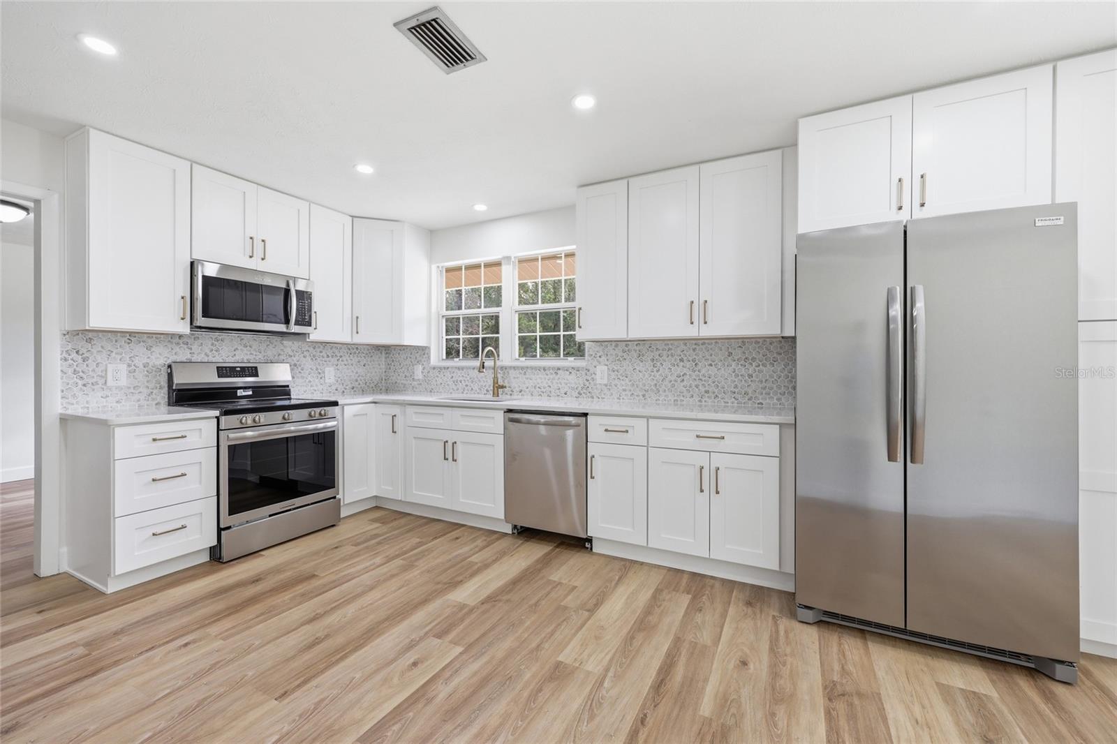 Image 9 of 30 For 129 Benz Way