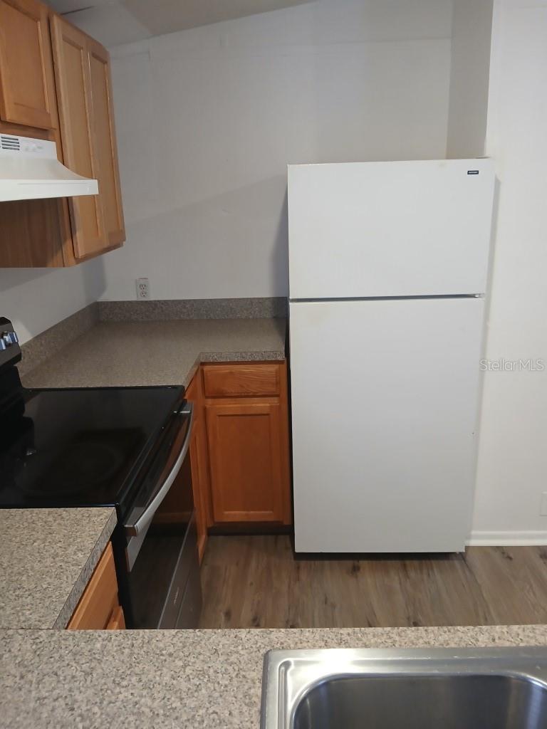 Image 11 of 16 For 104 Ash Street