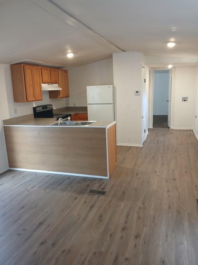 Image 8 of 16 For 104 Ash Street