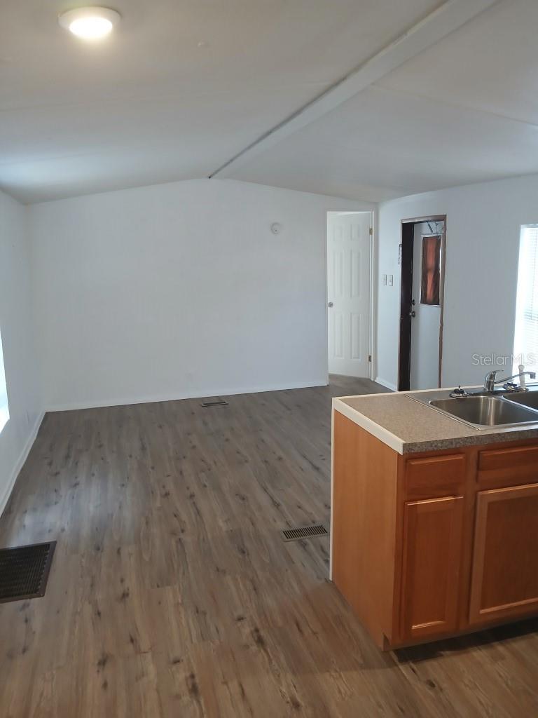 Image 9 of 16 For 104 Ash Street