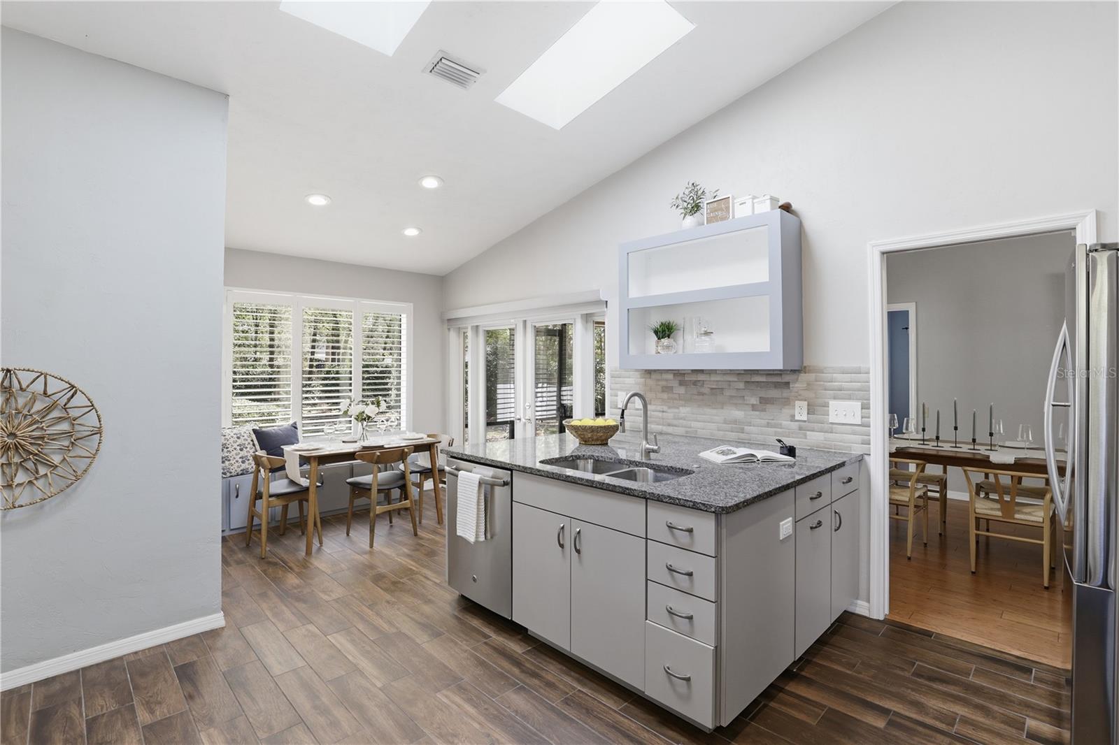 Image 18 of 48 For 833 45th Terrace