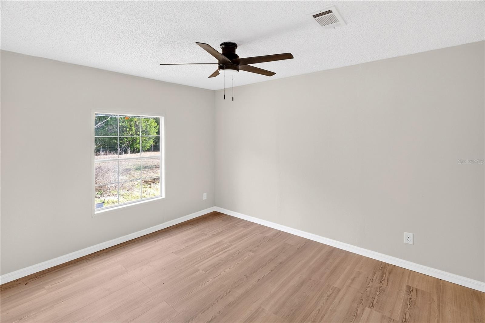 Image 13 of 27 For 13882 130th Avenue