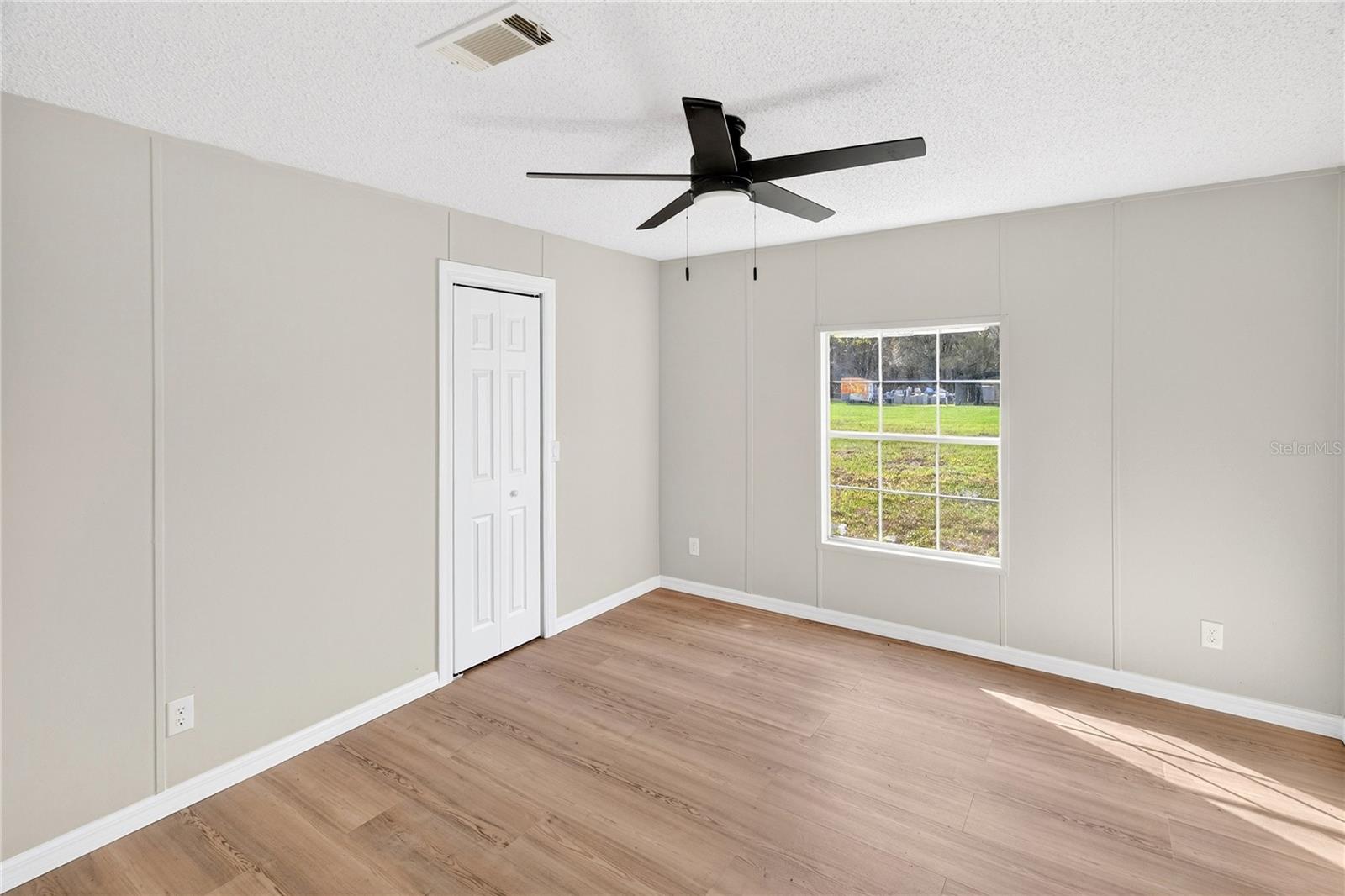 Image 15 of 27 For 13882 130th Avenue