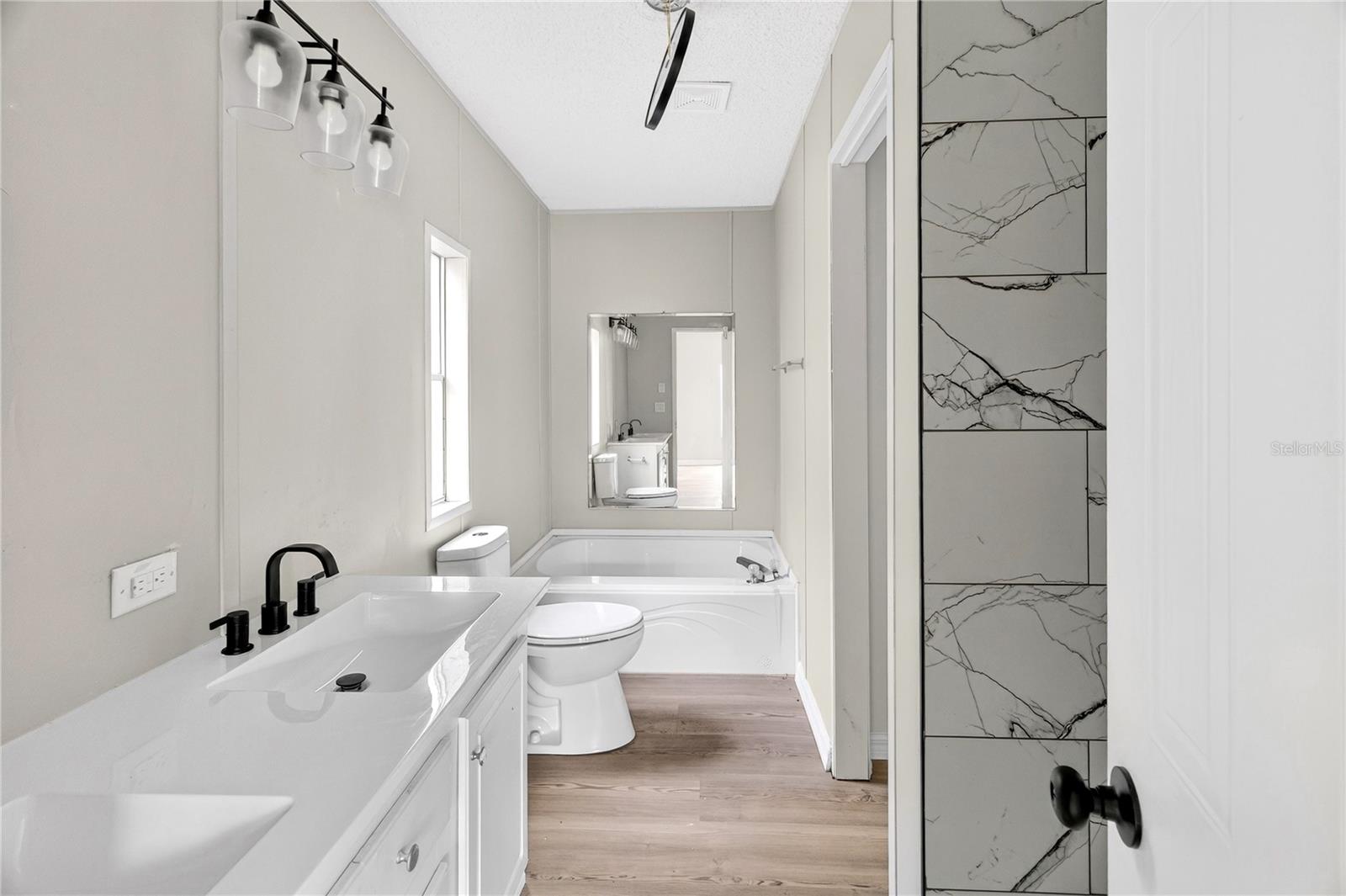 Image 16 of 27 For 13882 130th Avenue