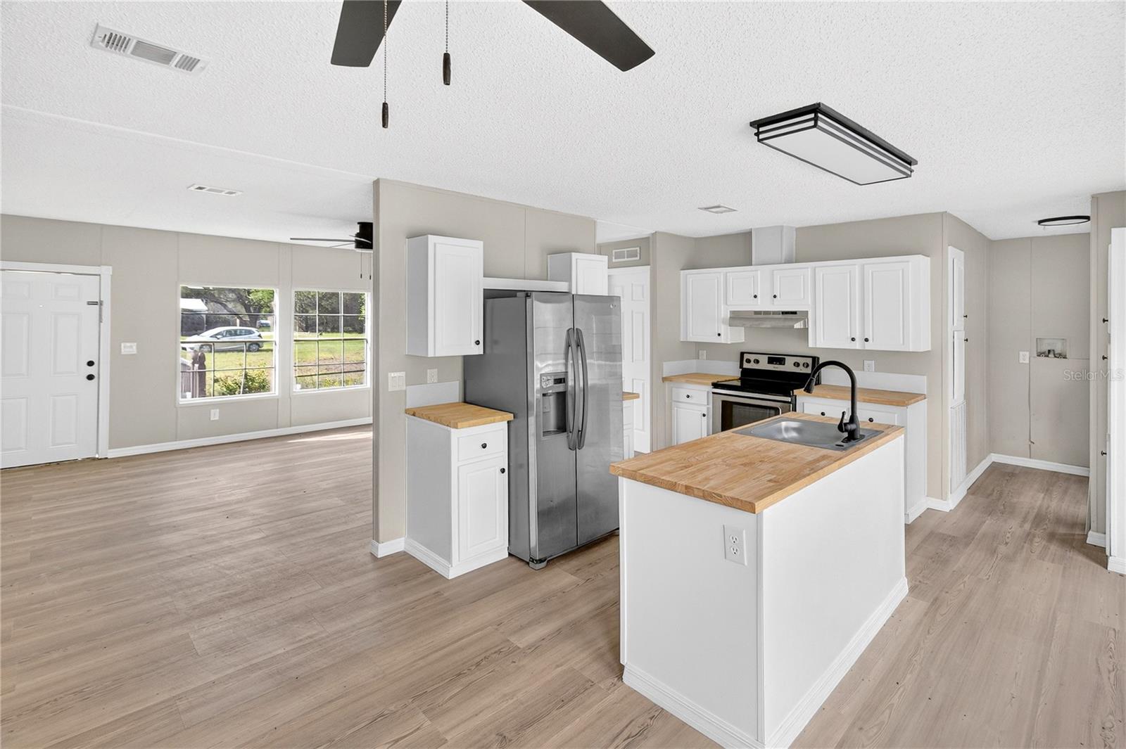 Image 8 of 27 For 13882 130th Avenue