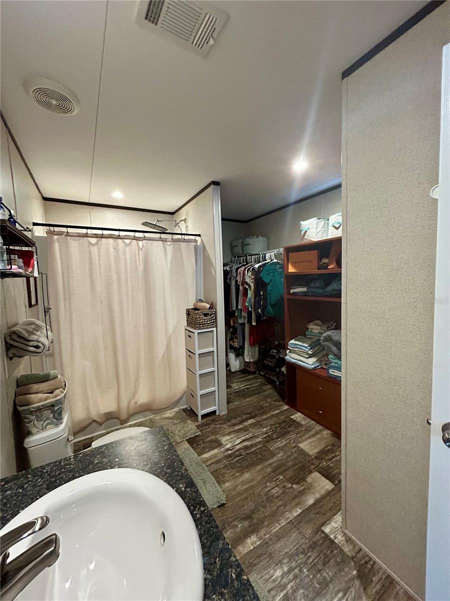 Image 11 of 23 For 1150 115 Ave