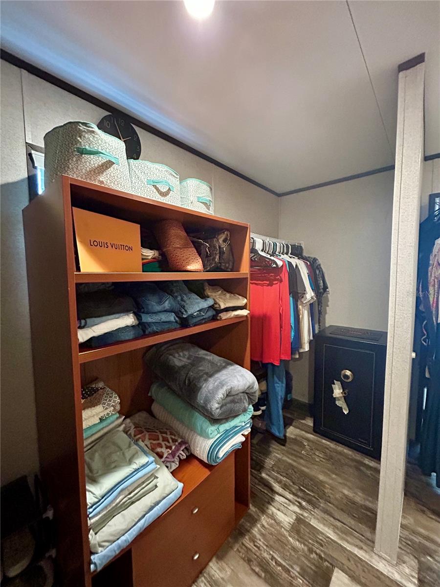 Image 12 of 23 For 1150 115 Ave