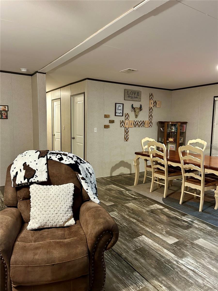 Image 5 of 23 For 1150 115 Ave