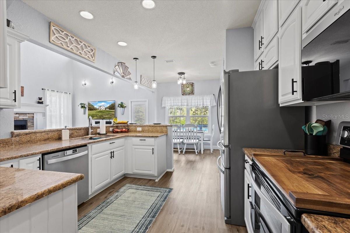 Image 11 of 100 For 2600 48th Avenue