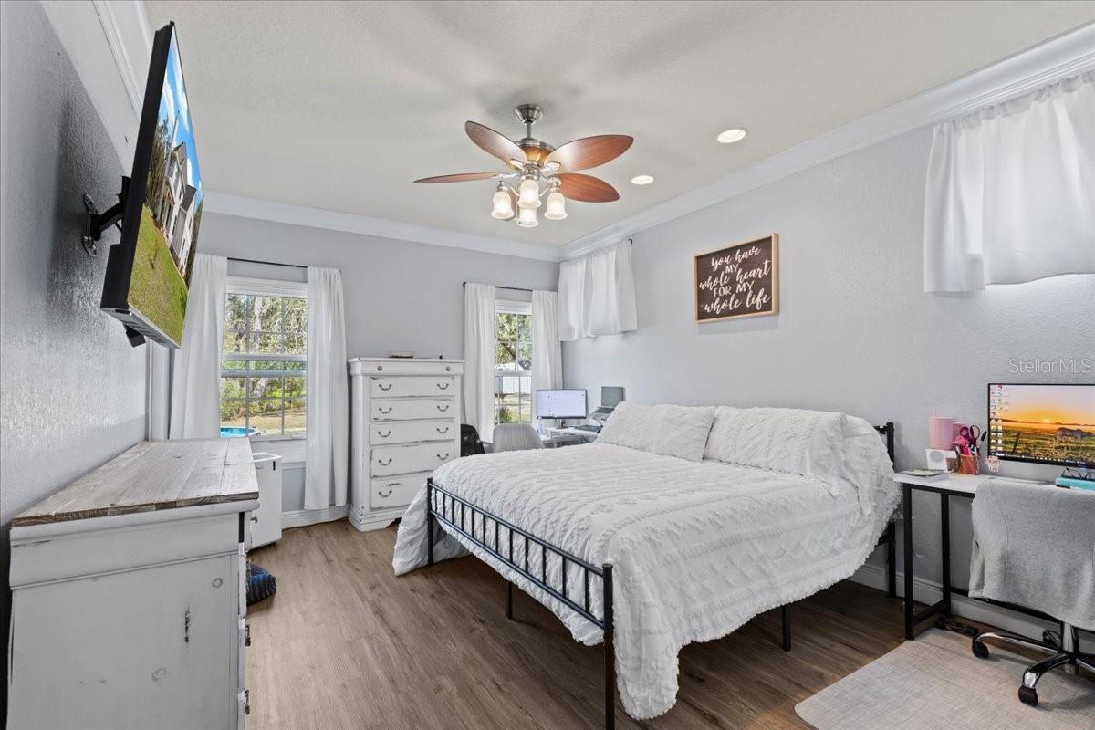 Image 21 of 100 For 2600 48th Avenue