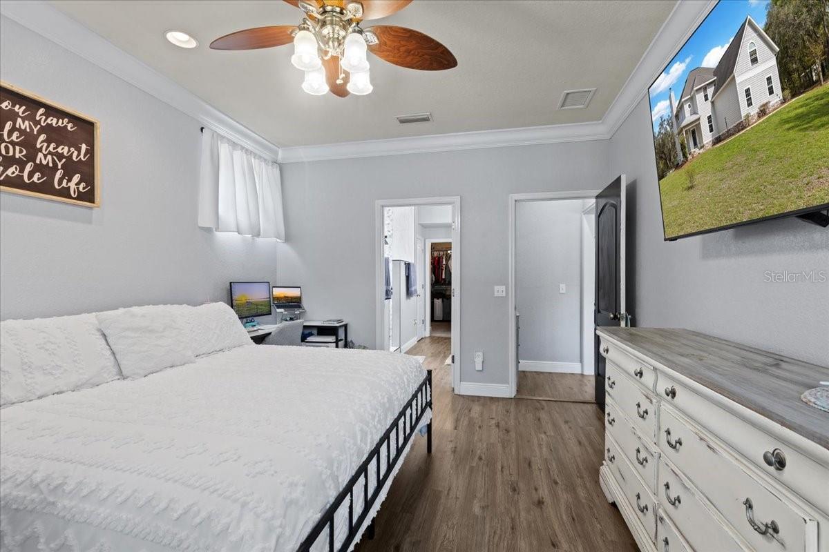 Image 22 of 100 For 2600 48th Avenue