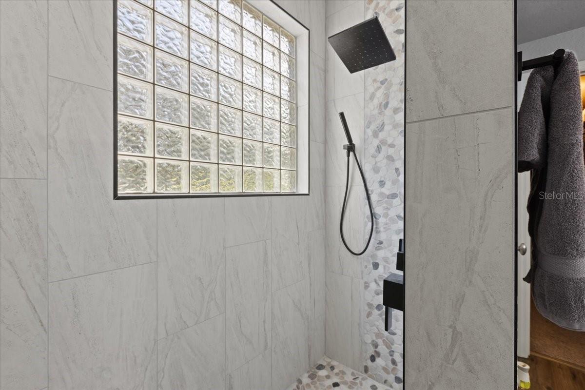 Image 28 of 100 For 2600 48th Avenue