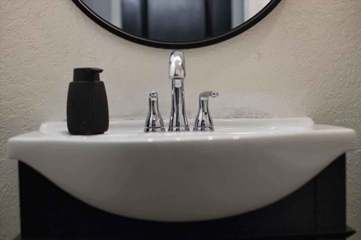 Image 41 of 100 For 2600 48th Avenue