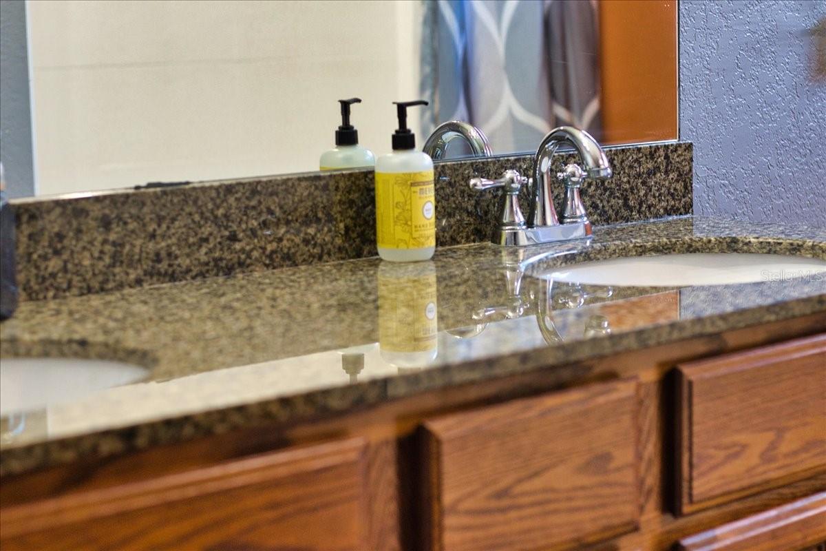 Image 48 of 100 For 2600 48th Avenue