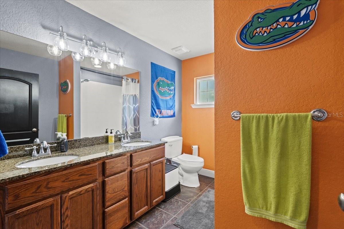 Image 49 of 100 For 2600 48th Avenue