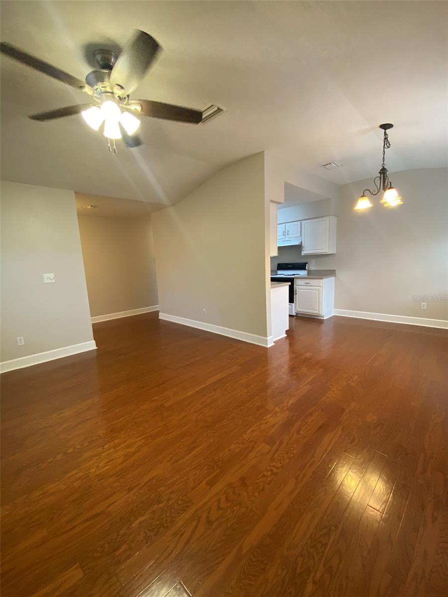 Image 7 of 27 For 3445 25th Terrace